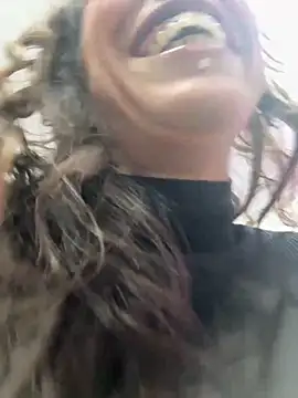 amanilouve online show from March 13, 12:10 pm