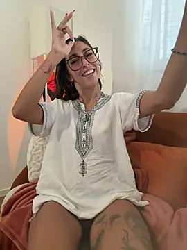 amanilouve online show from March 30, 11:01 am