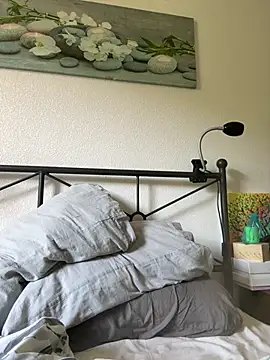 amanilouve online show from April 17, 7:22 am