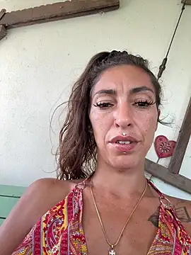Snapshot of amanilouve chatting on May 29, 1:39 pm amanilouve online show from May 29, 1:39 pm