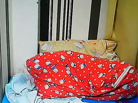 Snapshot of innocently_yours chatting on February 1, 12:18 am innocently yours online show from February 1, 12:18 am