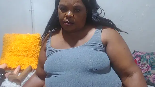 Snapshot of MatureBootyBabe4Uxx chatting on October 12, 3:24 pm MatureBootyBabe4Uxx online show from October 12, 3:24 pm