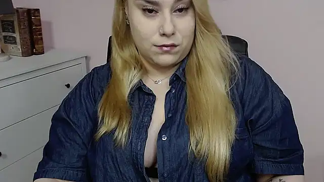 Snapshot of XgloryHAILEY chatting on March 4, 10:27 pm XgloryHAILEY online show from March 4, 10:27 pm