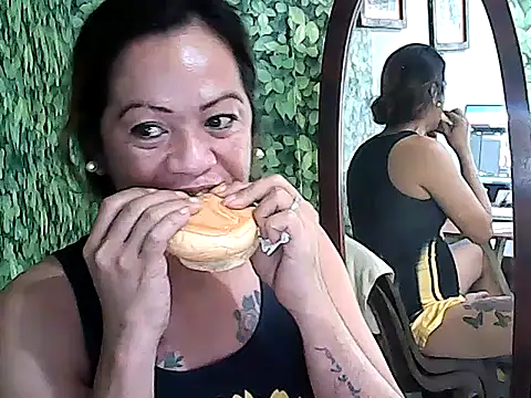 Snapshot of yummy_21xxx chatting on September 18, 1:30 am yummy 21xxx online show from September 18, 1:30 am