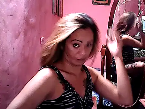Snapshot of yummy_21xxx chatting on March 5, 1:17 pm yummy 21xxx online show from March 5, 1:17 pm
