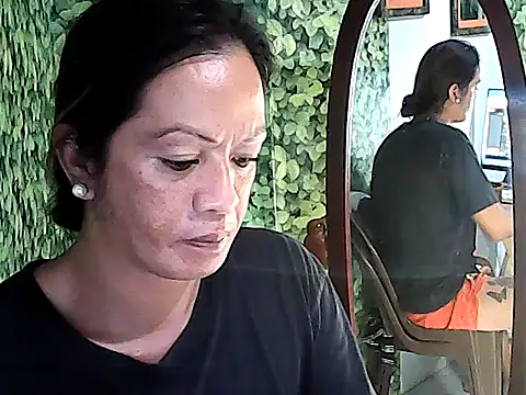 Snapshot of yummy_21xxx chatting on October 16, 9:50 am yummy 21xxx online show from October 16, 9:50 am
