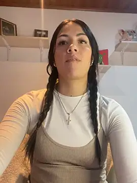 Snapshot of MadisonCambel chatting on February 11, 5:37 am MadisonCambel online show from February 11, 5:37 am