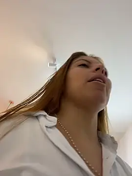 ROSE  15 online show from November 18, 11:35 am