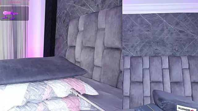 Snapshot of emily_fox1 chatting on October 23, 12:04 pm emily fox1 online show from October 23, 12:04 pm
