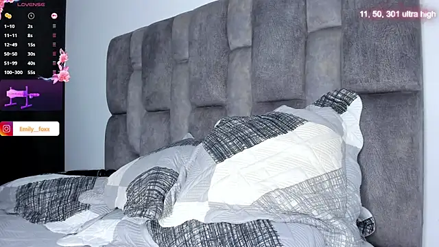 emily fox1 online show from March 26, 10:46 am