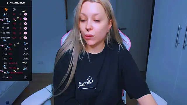 MonaLauu online show from January 15, 11:21 am