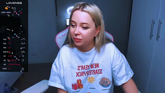 MonaLauu online show from January 31, 2:39 pm