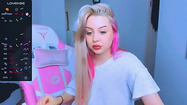 MonaLauu online show from March 19, 12:12 pm