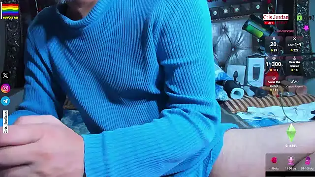 Snapshot of CrisJordan_Hot chatting on December 1, 2:23 am CrisJordan Hot online show from December 1, 2:23 am