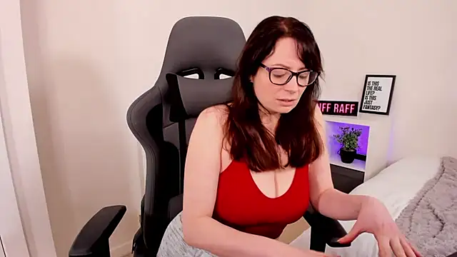 LucieWinters UK online show from January 15, 11:02 am