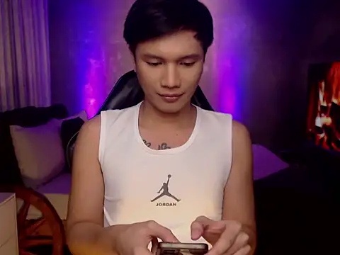 xjakolitox online show from December 16, 1:37 pm