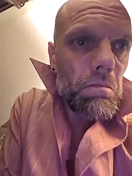 Ladyshaker82 online show from November 3, 2:17 am