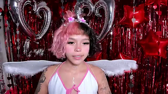 Snapshot of katalina_garcia chatting on February 15, 3:42 am katalina garcia online show from February 15, 3:42 am