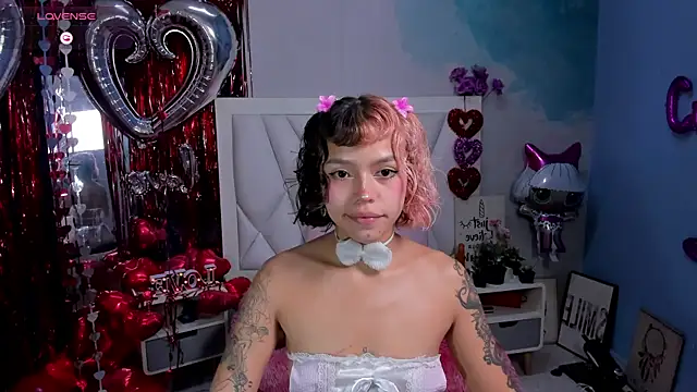 Snapshot of katalina_garcia chatting on March 10, 12:39 am katalina garcia online show from March 10, 12:39 am