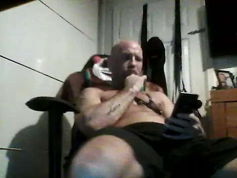 Snapshot of Verynaughtyx chatting on October 28, 4:06 pm Verynaughtyx online show from October 28, 4:06 pm