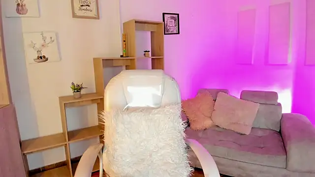 Snapshot of Antonnella_3 chatting on September 14, 12:27 pm Antonnella 3 online show from September 14, 12:27 pm