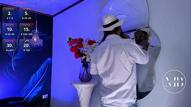 MichaelBear  online show from November 8, 1:25 pm