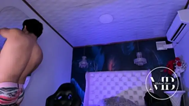 MichaelBear  online show from February 10, 12:26 pm