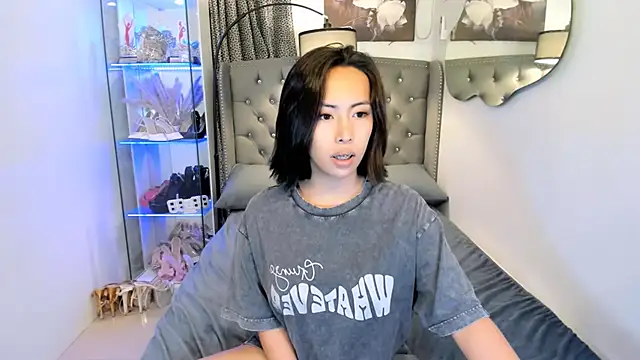 reighnempress online show from January 17, 1:04 pm