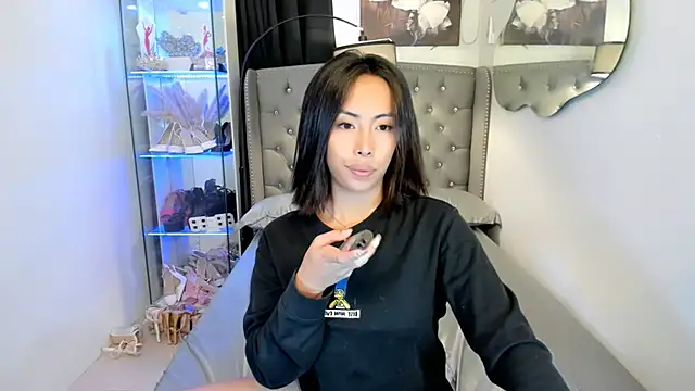 reighnempress online show from March 5, 1:08 pm