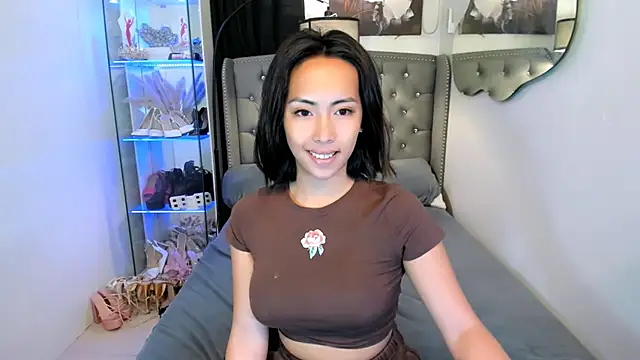 reighnempress online show from February 23, 1:18 am