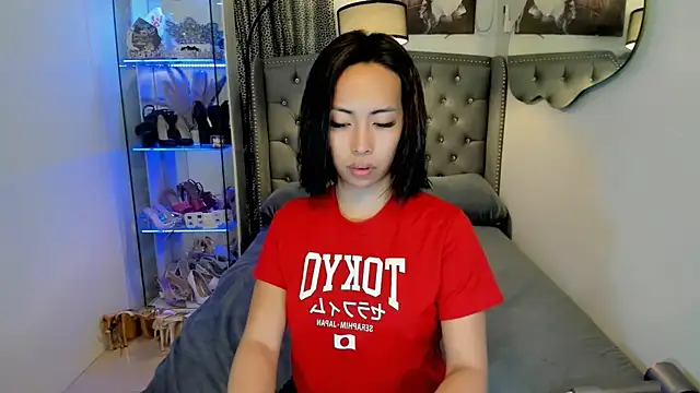 reighnempress online show from November 14, 2:48 am