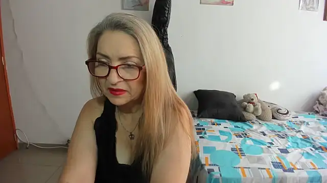 Snapshot of D-yanamilf chatting on September 21, 1:05 pm D-yanamilf online show from September 21, 1:05 pm