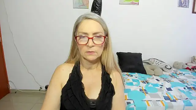 Snapshot of D-yanamilf chatting on September 20, 9:42 pm D-yanamilf online show from September 20, 9:42 pm