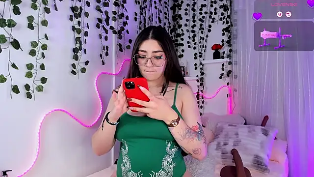 Samii Evans online show from May 6, 4:38 am