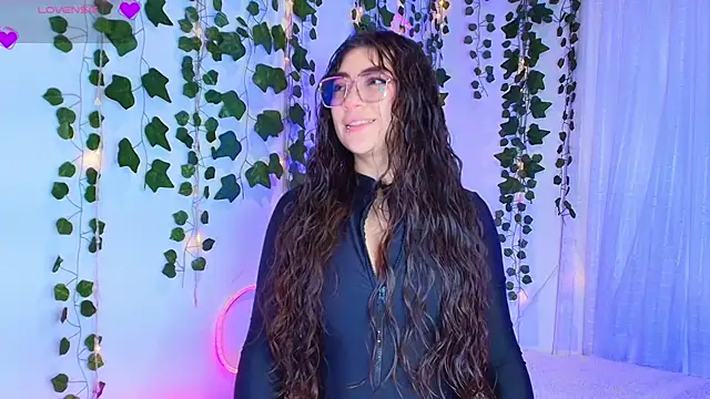 Samii Evans online show from December 19, 1:09 am