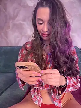 Emma Catt online show from May 4, 3:32 am