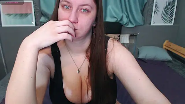 LiyaSilve online show from February 18, 1:21 am