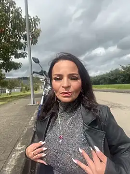 Miss ellien online show from July 18, 2:47 pm