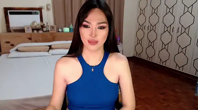 Snapshot of LoveMarieFoxxx chatting on February 17, 9:10 pm LoveMarieFoxxx online show from February 17, 9:10 pm
