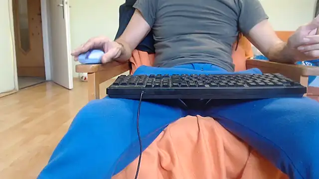 Snapshot of VASKOS178 chatting on December 3, 8:58 am VASKOS178 online show from December 3, 8:58 am