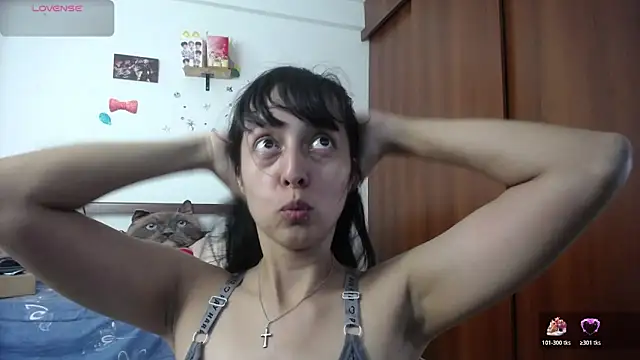 Moon lunita online show from November 13, 4:00 pm