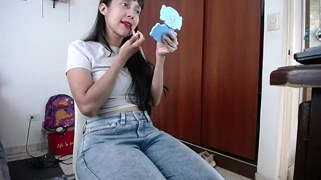 Moon lunita online show from March 31, 8:00 pm