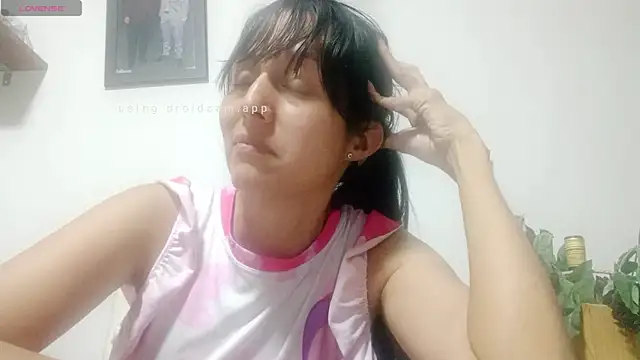 Moon lunita online show from February 17, 7:01 pm