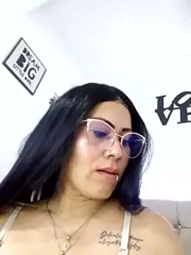 Snapshot of Tania_mature chatting on May 12, 5:19 pm Tania mature online show from May 12, 5:19 pm