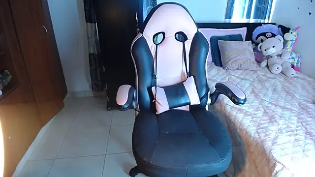 violeta campbell online show from February 14, 7:25 pm