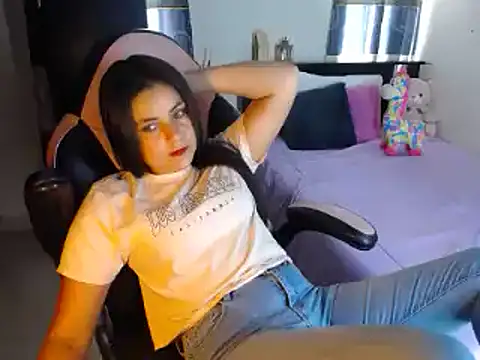 Snapshot of violeta_campbell chatting on February 21, 7:21 pm violeta campbell online show from February 21, 7:21 pm