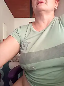 Snapshot of antonela_ladiabla chatting on March 3, 8:21 pm antonela ladiabla online show from March 3, 8:21 pm