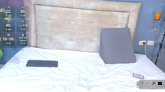 nicol snow online show from January 17, 1:37 pm