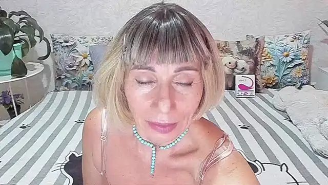 Snapshot of AgataFoxx chatting on July 24, 10:44 am AgataFoxx online show from July 24, 10:44 am