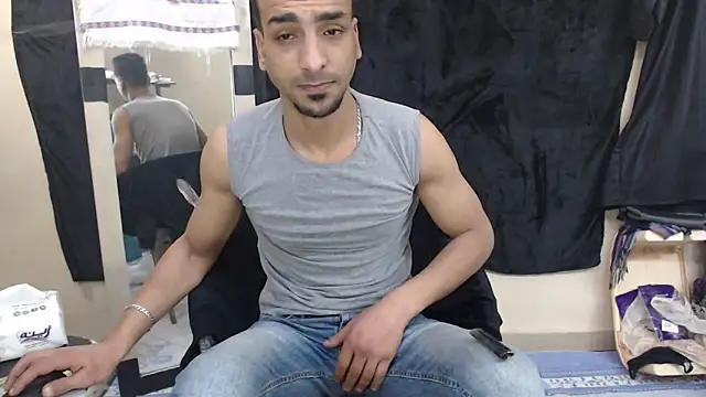 Snapshot of highguy chatting on March 8, 1:14 pm highguy online show from March 8, 1:14 pm